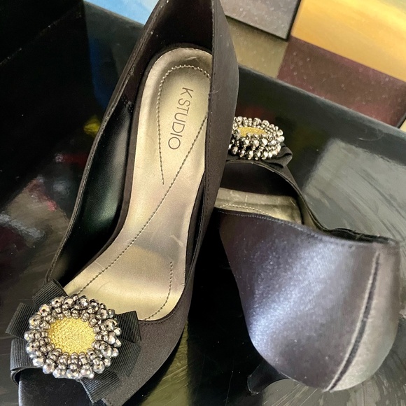 Size 8 K Studio heels - Picture 1 of 6